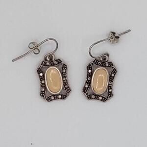 Vintage-Style Dangle Earrings